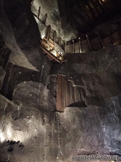 Minas de sal de Cracovia – Wieliczka (¡Te lo explicamos todo!) enorme-galeria-en-las-minas-de-sal-de-cracovia Minas de sal de Cracovia – Wieliczka (¡Te lo explicamos todo!)