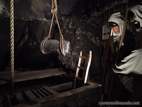 Minas de sal de Cracovia – Wieliczka (¡Te lo explicamos todo!) representacion-obreros-minas-sal-de-cracovia Minas de sal de Cracovia – Wieliczka (¡Te lo explicamos todo!)