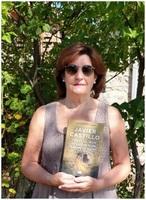 “Todo lo que sucedió con Miranda Huff”, de Javier Castillo Maudy ventosa con el libro