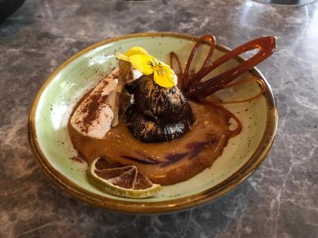 José Castro Mendivil, seduce Bogotá con su cocina NIKKON Suspiro limeño