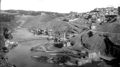 Molino de Romayla, a la izquierda de la imagen, dÃ³nde fue encontrado el cadÃ¡ver de LlaudÃ­ (Foto, Thomas. Archivo Municipal de Toledo)