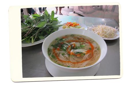 vietnamese-soup-pho ▷ 10 alimentos locales para probar en Vietnam