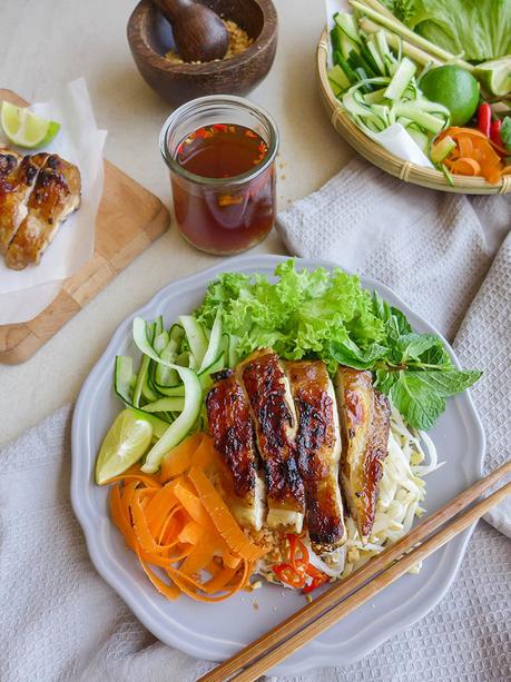 bun-bo-xao-noodle-salad-vietnam ▷ 10 alimentos locales para probar en Vietnam
