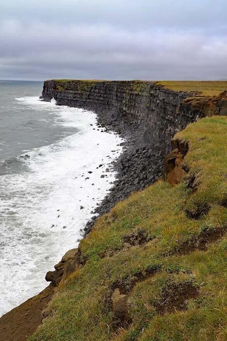 ▷ Península de Reykjanes en Islandia: cosas que hacer, itinerario, mapa y consejos prácticos Krysuvikurberg-Cliffs-on-Reykjanes-Peninsula-in-Iceland.jpg.optimal ▷ Península de Reykjanes en Islandia: cosas que hacer, itinerario, mapa y consejos prácticos