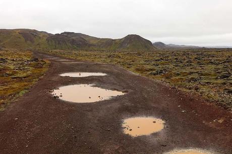 ▷ Península de Reykjanes en Islandia: cosas que hacer, itinerario, mapa y consejos prácticos Bumpy-4WD-track-road-to-Selatangar-on-Reykjanes-Peninsula-in-Iceland.jpg.optimal ▷ Península de Reykjanes en Islandia: cosas que hacer, itinerario, mapa y consejos prácticos