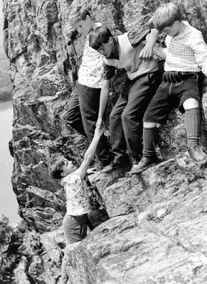 CASI ÁNGELES (ALMOST ANGELS) (USA, 1962) Musical, Vida Normal