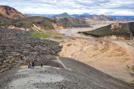 ▷ Caminata por el Loop Blahnúkúr Brennisteinsalda, Landmannalaugar, Islandia The-View-over-Landmannalaugar.jpg.optimal ▷ Caminata por el Loop Blahnúkúr Brennisteinsalda, Landmannalaugar, Islandia