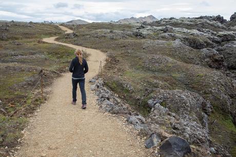 ▷ Caminata por el Loop Blahnúkúr Brennisteinsalda, Landmannalaugar, Islandia Through-Laugahraun.jpg.optimal ▷ Caminata por el Loop Blahnúkúr Brennisteinsalda, Landmannalaugar, Islandia