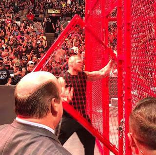 Brock Lesnar  reta a Kofi Kingston