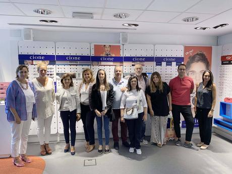 Cione muestra a sus socios las novedades en monturas de este otoño en un show room Cione muestra a sus socios las novedades en monturas de este otoño en un show room