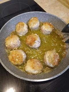 Albóndigas con salsa y puré de patata - Sin Lácteos Albóndigas con salsa y puré de patata - Sin Lácteos