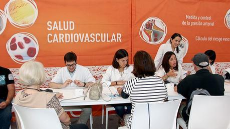 La carpa ‘El farmacéutico que necesitas’ muestra en San Sebastián el valor de los servicios farmacéuticos