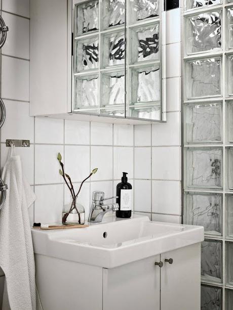 Estudio de estilo limpio y acogedor