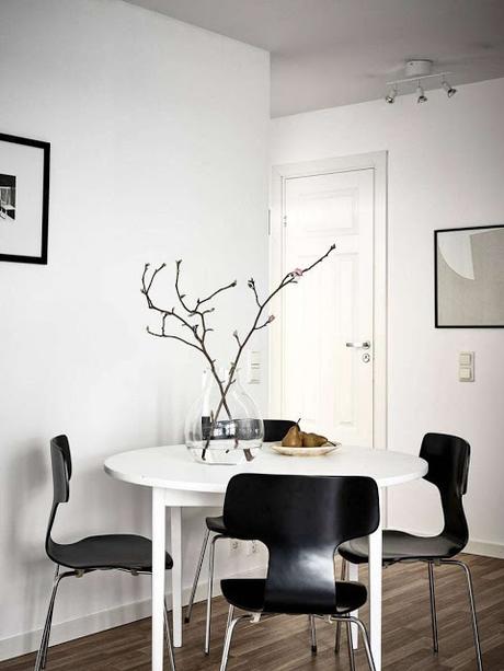 Estudio de estilo limpio y acogedor