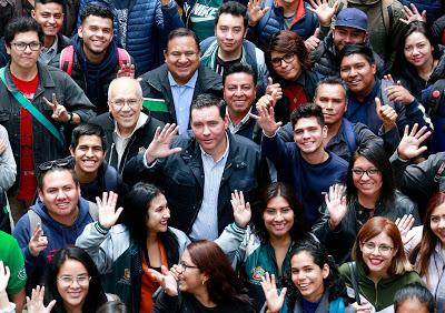 RECIBEN ALUMNOS BECAS DE APOYO A LA EDUCACIÓN EN SUS VIAJES AL EXTRANJERO