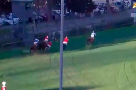 Grave accidente dejó a dos caballos muertos y jinetes heridos en el Club Hípico