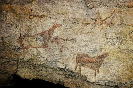 Halladas en la Cueva del Pendo varias piezas de 60.000 años de antigüedad