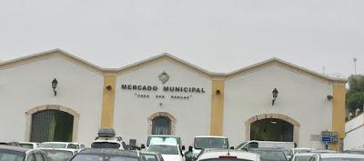 SÁBADO EN EL MERCADO MUNICIPAL DE ELVASMoisés Cayetano Ro...