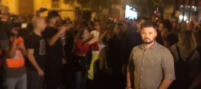 Gabriel Rufián increpado por los indepes a los que tanto ha defendido Gabriel Rufián increpado por los indepes a los que tanto ha defendido