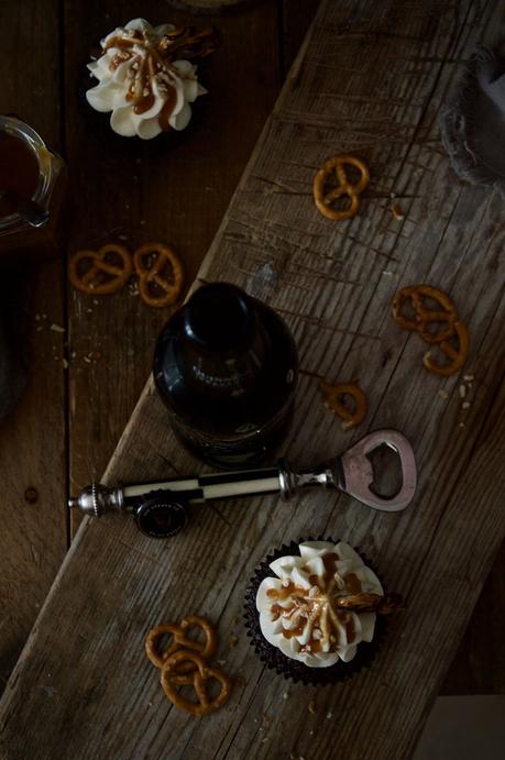 Cupcakes de Chocolate y Guinness de Barril con Caramelo Salado #Asaltablogs {Antojo en tu Cocina} cupcakes-de-chocolate-y-guinness-con-caramelo-salado
