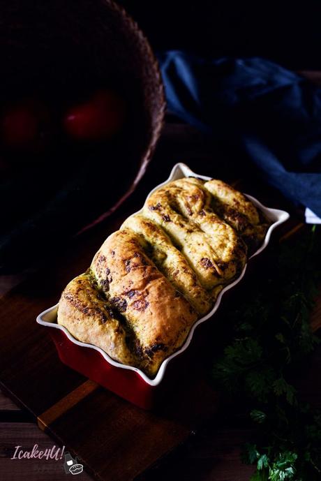 Cómo preparar Pan Enrollado de Pesto de Calabacin Pan Enrollado de Pesto de Calabacín