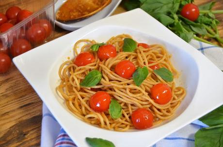 como hacer espaguetis integrales, como preparar espaguetis integrales, espaguetis integrales con tomates cherry y albahaca, espaguetis integrales recetas, recetas espaguetis integrales, las delicias de mayte, 