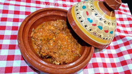 Tajine de dorada en salsa especiada de tomate y cebolla Tajine de dorada en salsa especiada de tomate y cebolla