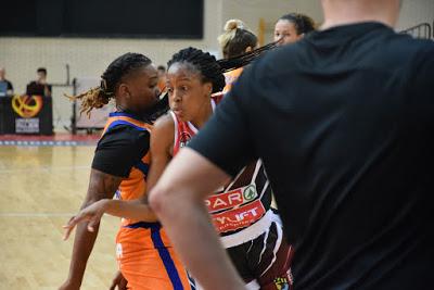 Galería de clics del Uni Girona-Valencia Basket (Open Day Liga Femenina)