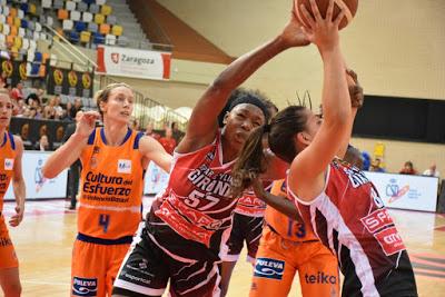 Galería de clics del Uni Girona-Valencia Basket (Open Day Liga Femenina)