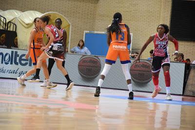 Galería de clics del Uni Girona-Valencia Basket (Open Day Liga Femenina)