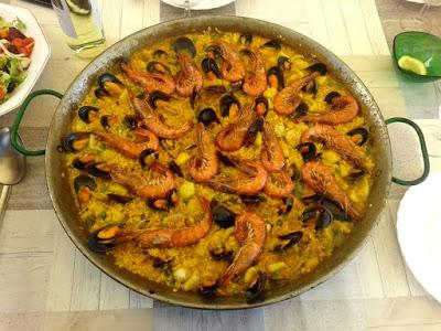 Paella de de sepia y marisco. Paella de de sepia y marisco.