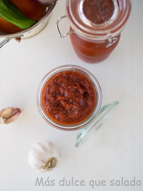 Salsa de tomate en Crock-Pot Salsa de tomate en Crock-Pot