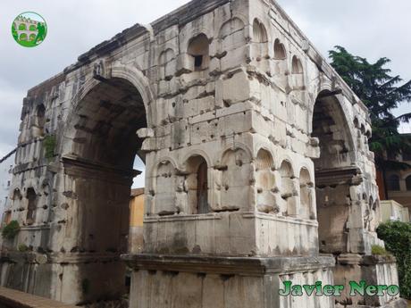 Arco de Jano. Testimonio de una usurpación