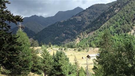 Explorando el Bosc dels Cirerers desde el refugi del Fornet | Pallars Sobirà