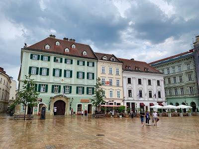 UN DÍA EN BRATISLAVA (ESLOVAQUIA) UN DÍA EN BRATISLAVA (ESLOVAQUIA)