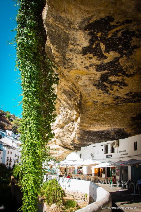 Setenil de las Bodegas, donde las casas nacen de la roca