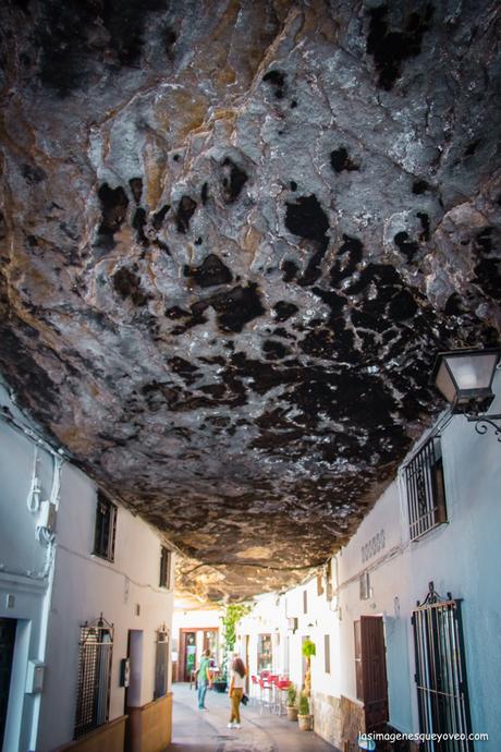 Setenil de las Bodegas, donde las casas nacen de la roca