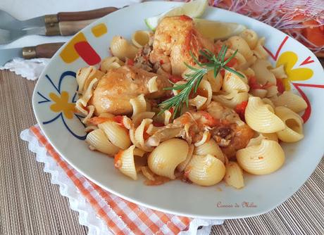 Pollo con verduras y pasta