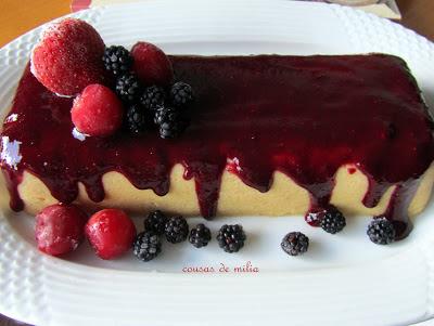 Pudin de manzanas con salsa de frutos ojos Pudin de manzanas con salsa de frutos ojos