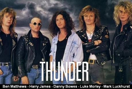 Please Remain Seated, de Thunder: Un regalo del grupo británico a sus fans.