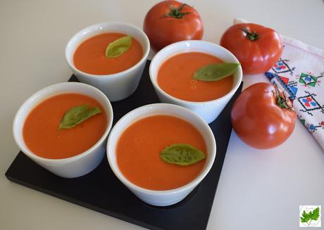 Gazpacho de Tomates con Albahaca