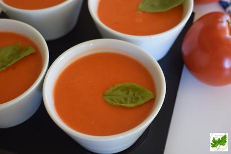 Gazpacho de Tomates con Albahaca