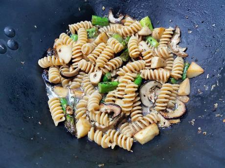Fusilli con boletus frescos y trigueros Fusilli con boletus frescos y trigueros
