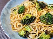 Espaguetis brócoli kimchi