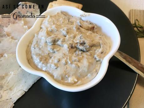 Paté de roquefort con ciruelas. Juego de blogueros 2.0 Paté de roquefort con ciruelas. Juego de blogueros 2.0