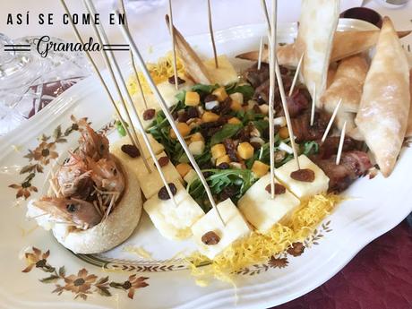 Surtido de tapas saladas con fruta seca Surtido de tapas saladas con fruta seca