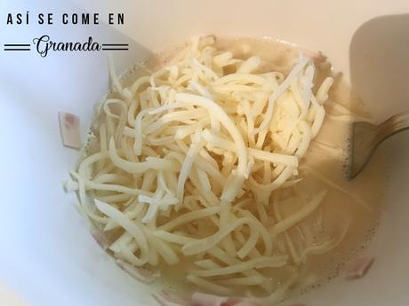 Espirales con jamón cocido y huevo