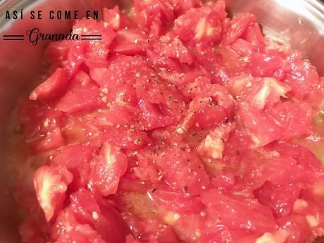 Boloñesa vegana de soja texturizada con espaguetis de calabacín Boloñesa vegana de soja texturizada con espaguetis de calabacín