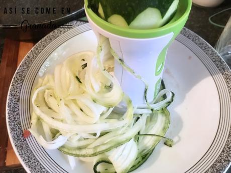 Boloñesa vegana de soja texturizada con espaguetis de calabacín Boloñesa vegana de soja texturizada con espaguetis de calabacín