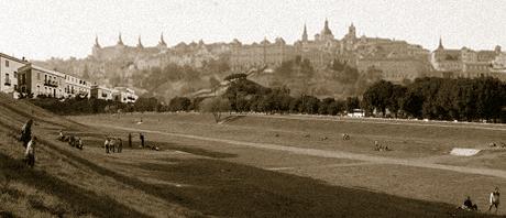 10 x 10 = 100. Toledo en Cien años